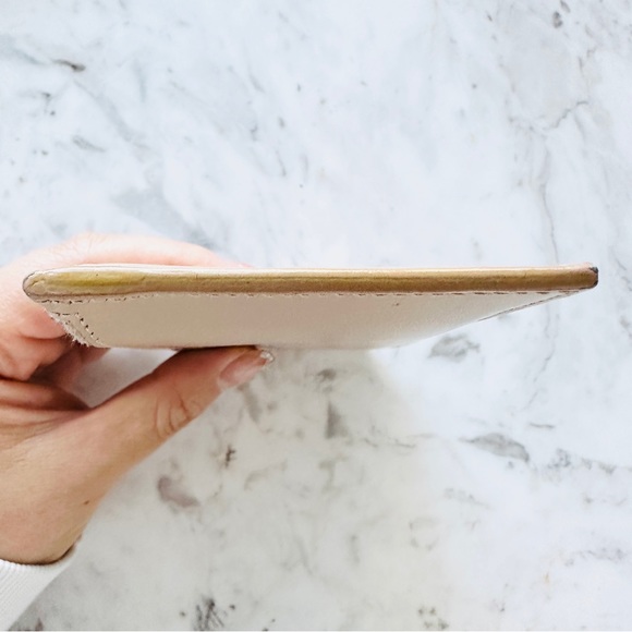 SAINT LAURENT Paris Zipped Credit Card Case in Acapulco Nude Shiny Leather - Picture 11 of 15